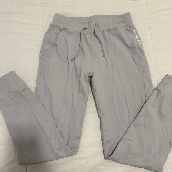 Alphalete Pants - Women’s Alphalete Joggers